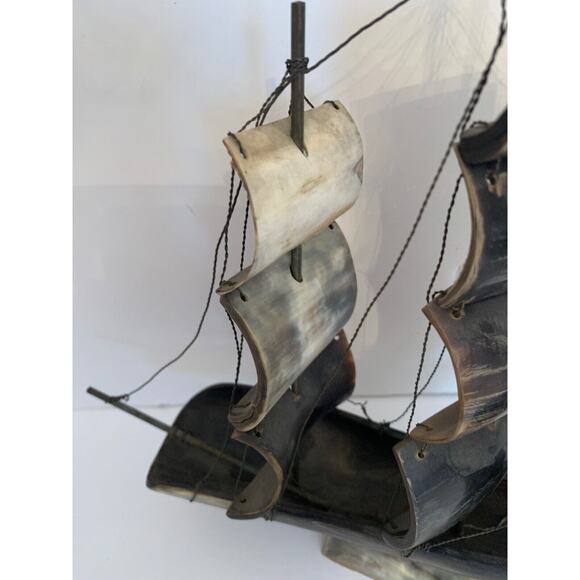 Vintage Wooden Clipper Ship Three Masts Lacquered Finish 11 1/4"h x 14"l - Picture 5 of 10